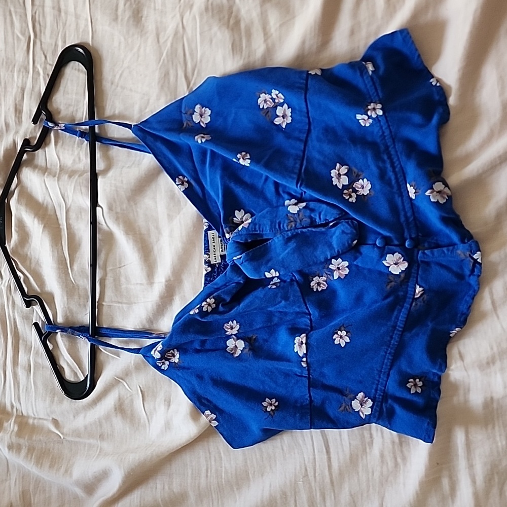 American Eagle crop top